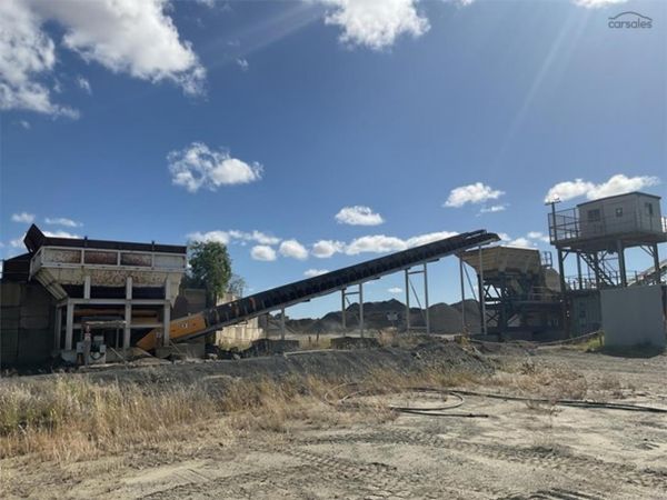 2013 THOMAS U2205 image