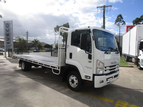 2017 Isuzu F Series FRR110-240 image