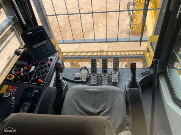 2012 Komatsu PC4000 Excavator Steel Tracked image