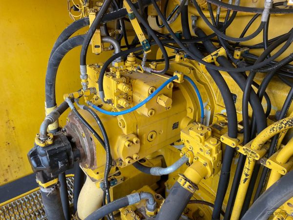 2012 Komatsu PC4000 Excavator Steel Tracked image