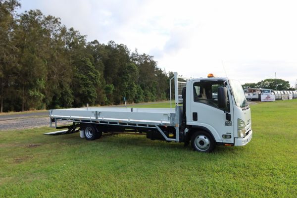 2014 Isuzu NLR 200 AMT Auto image