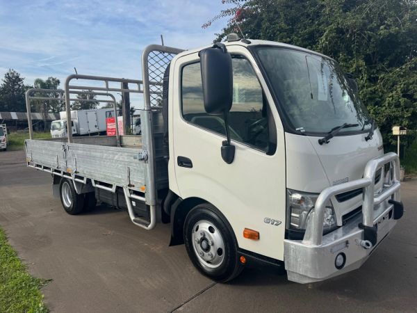 2017 Hino 300 image