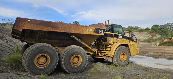 2002 Caterpillar 740 image