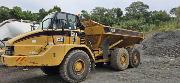 2002 Caterpillar 730 image