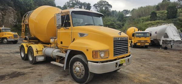 2003 Mack Ch image
