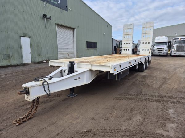 2022 Midland TG-2 Dual Axle Trailer With Beavertails image