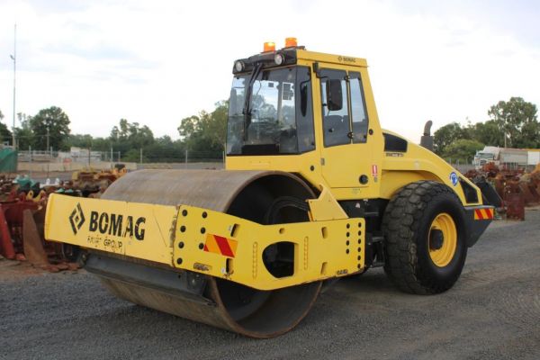 2017 BOMAG BW219PD-4 image