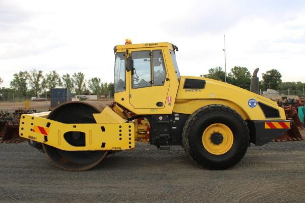 2017 BOMAG BW219PD-4 image