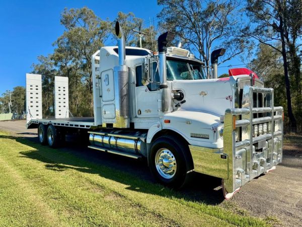 2003 Kenworth T404ST Beavertail image