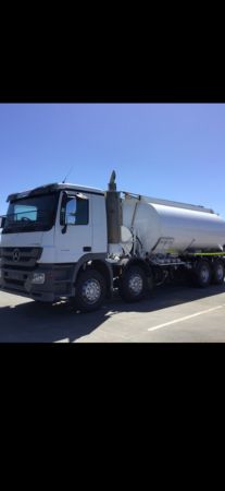 2011 Mercedes-Benz ACTROS 3244 8X4 AUTO TANKER image