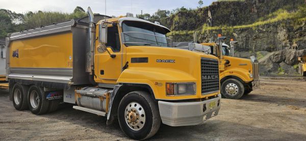 2005 Mack Ch image