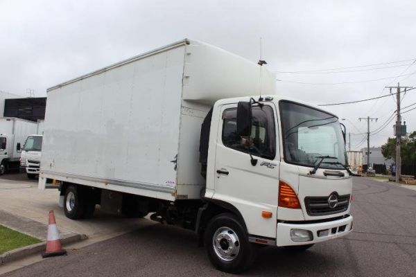 2004 Hino FC FC 500 image