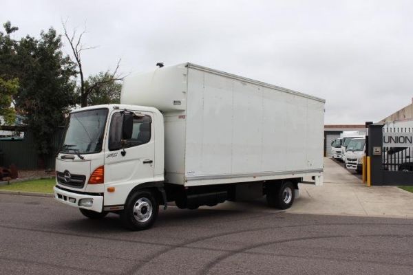 2004 Hino FC FC 500 image