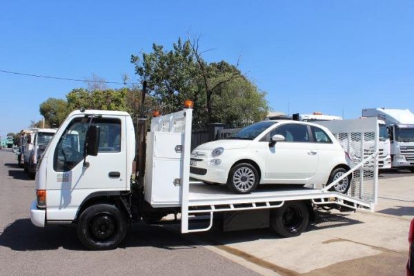 2004 Isuzu N Series NPR 250 image