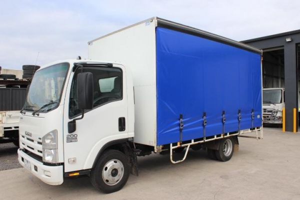 2009 Isuzu N Series NPR 200/275 image