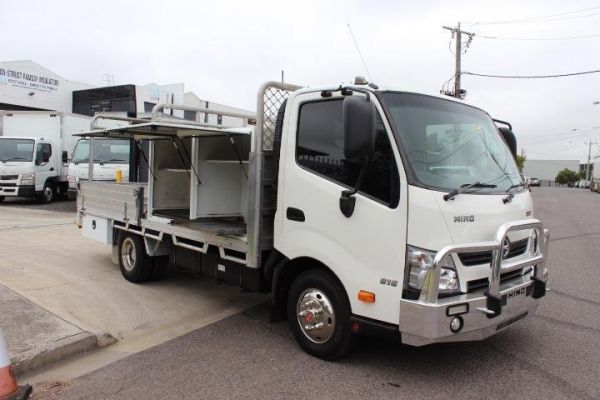 2016 Hino 300 616 300/616 Automatic image