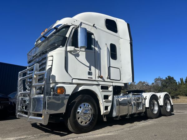 Freightliner 110 High Roof image