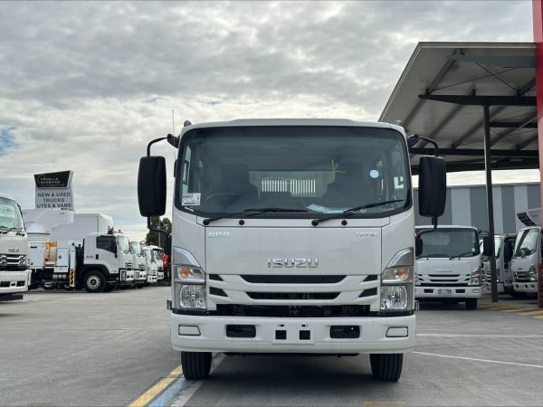 Isuzu NPR 65-190 Tipper CREW CAB TIPPER image