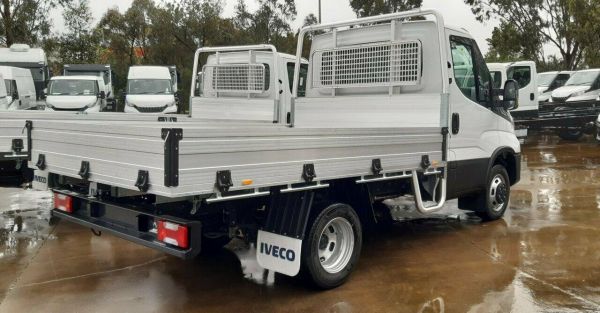 2024 Iveco Daily 45C18 3.1m Trad image