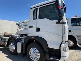2022 Sinotruk T5K Prime Mover image