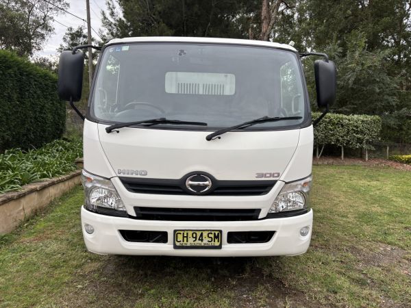 2016 Hino 300 - 917 Tipper image