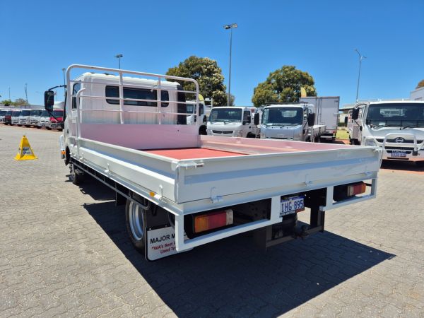 2019 Hino 616 - 300 Series Tray AUTO Car License Crew Cab Tray image