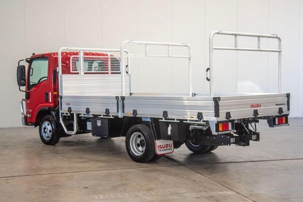 2025 Isuzu NPR 44/55-155 AMT MWB TradePack Premium TradePack Premium image