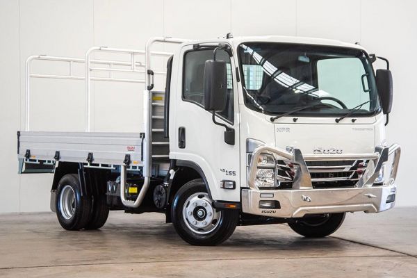2025 Isuzu NPR 45/55-155 SWB TradePack TradePack image
