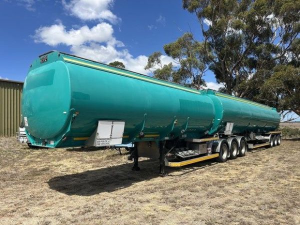 2014 HOLMWOOD 25 METRE ALUMINIUM TRIAXLE FUEL TANKER image