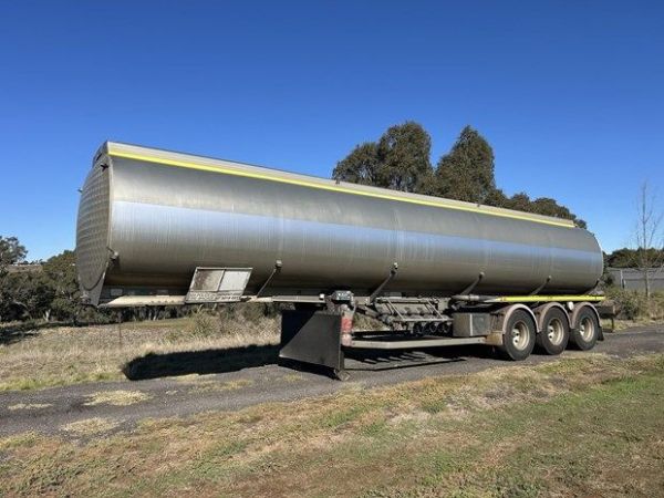 2009 MARSHALL LETHLEAN TRIAXLE ALUMINIUM FUEL TANKER image
