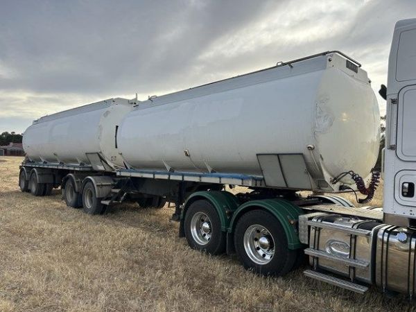 2005 TIEMAN 19 MT B DOUBLE TANKER SET  image