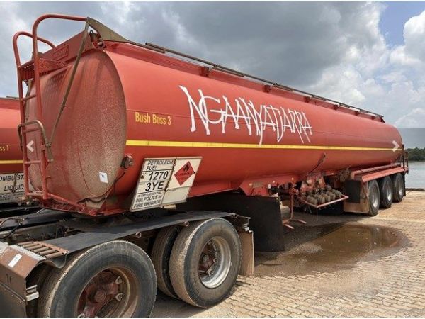 1997 HOCKNEY BUSH BOSS FUEL TANKER  image