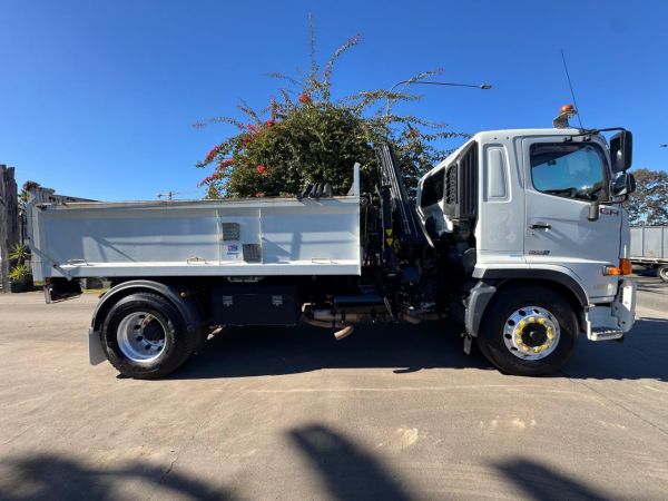 2017 Hino 500 1828 image