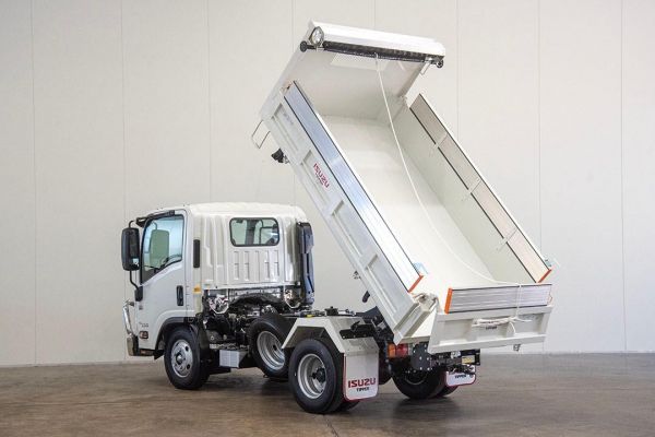 2025 Isuzu N Series NMR 60/45-150 Tri-Tipper image