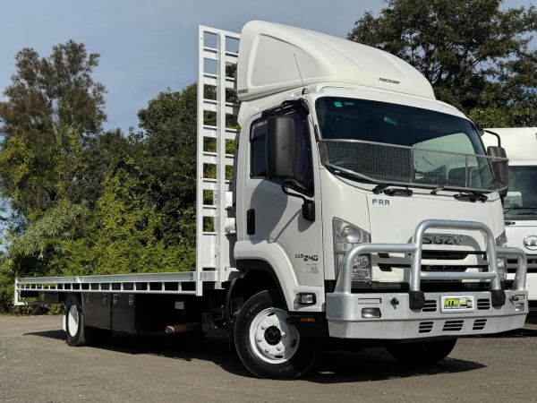 2016 Isuzu F Series FRR110-240 image