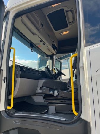 2023 Scania R560 Cab chassis R540 HP image