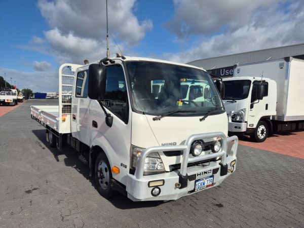 2017 Hino 616 - 300 Series Tray AUTO Car Lic Crew Cab LWB Tray image