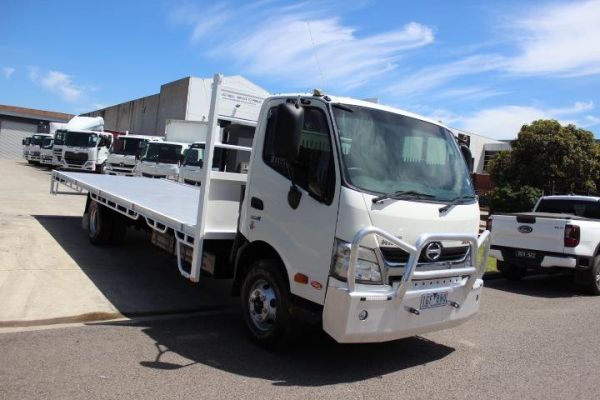 2015 Hino 921- 300 Series Dutro 921 image
