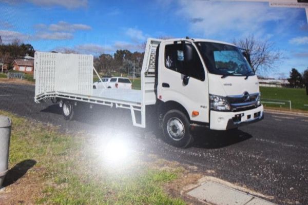 2018 Hino 300 image