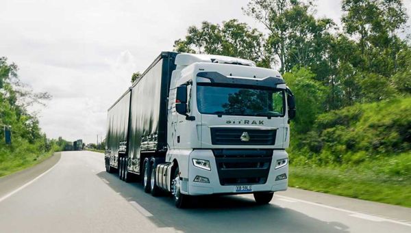 C7H-G 6x4 PRIME MOVER​ image
