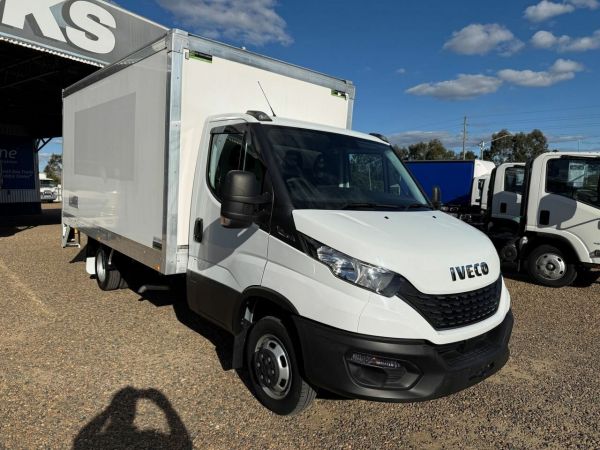 2021 Iveco Daily Cab Chassis MY19 E6 45C18 DRW (WB3750) image