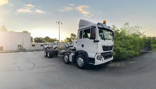 T5G 8x4 CAB CHASSIS image