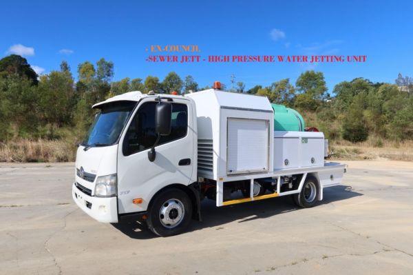 2014 Hino 300 Series - 717 image