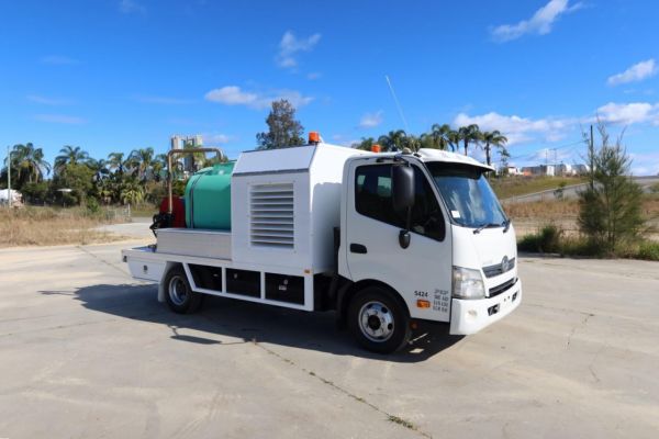 2014 Hino 300 Series - 717 image