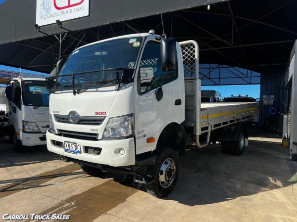 2018 HINO 300 817 Flatbed image