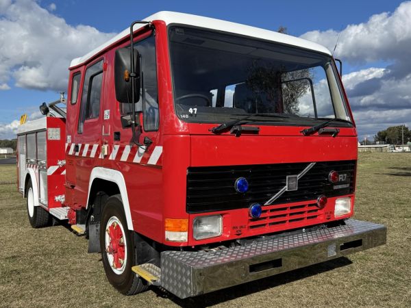 1998 VOLVO FL7.230 Livestock image