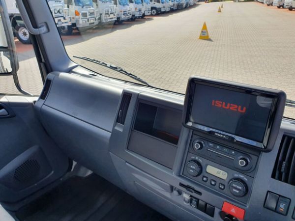 2025 Isuzu NPR 45/55-155 Tray SWB Tradepack image