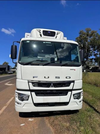 2023 Mitsubishi FUSO REFRIGERATION TRUCK image