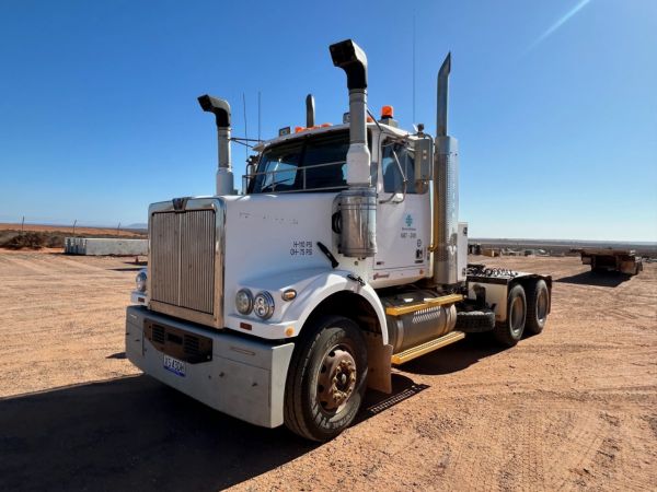 2014 Western Star W4800 FS2 6x4 Prime Mover image