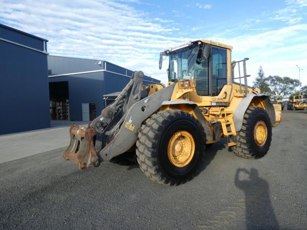 2008 VOLVO L120F image